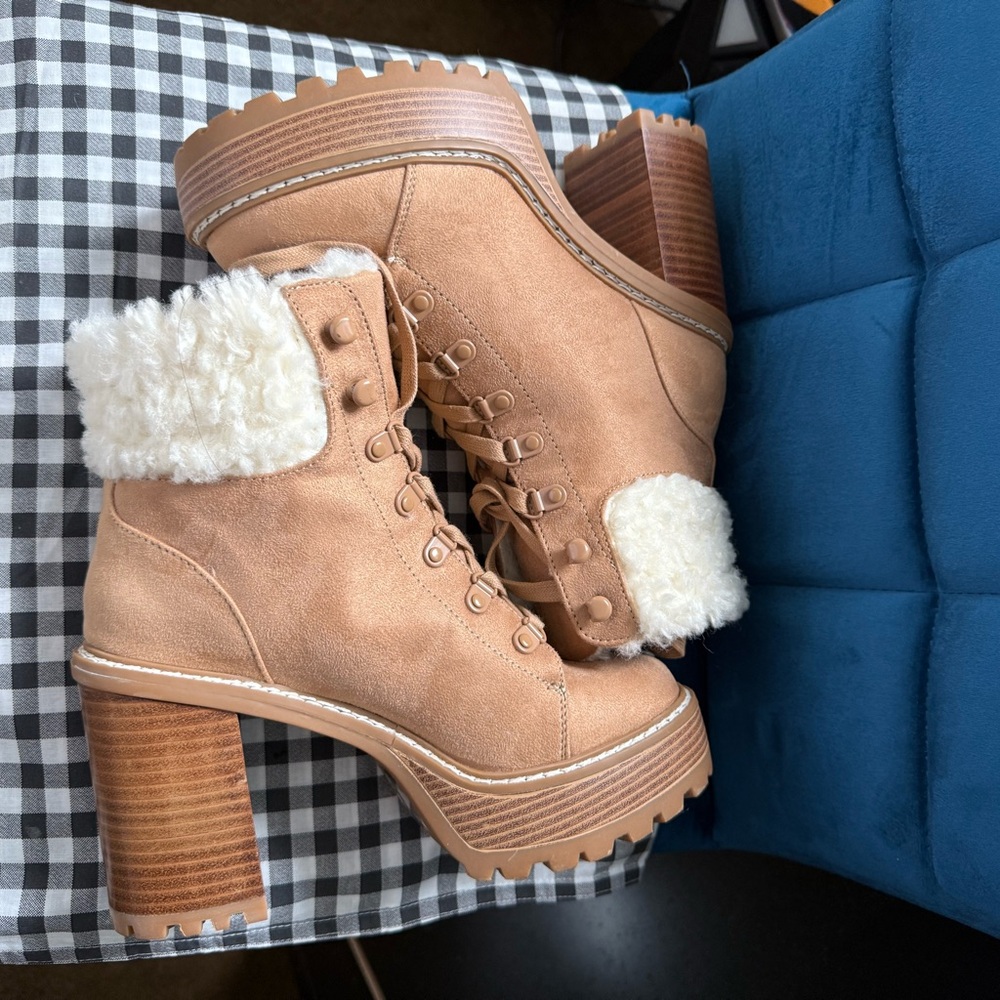 Express Tan Winter Boots with Faux Fur